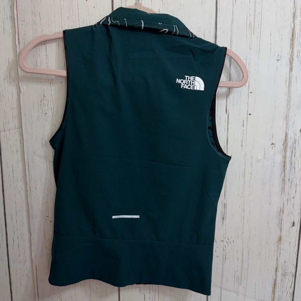 The North Face Women's Winter Warm Printed Insulated Vest - Picture 9 of 14